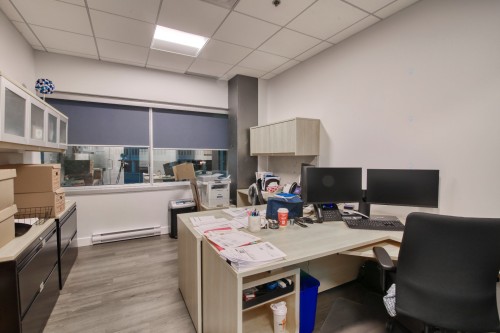 Bureau - 230-1695 Boul. Laval, Laval (Laval-Des-Rapides), QC - Indoor Photo Showing Office