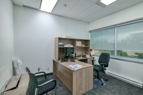 Bureau - 230-1695 Boul. Laval, Laval (Laval-Des-Rapides), QC - Indoor Photo Showing Office