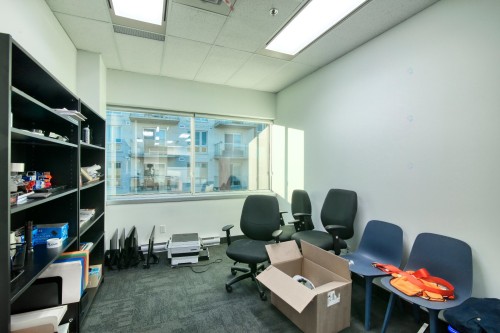 Bureau - 230-1695 Boul. Laval, Laval (Laval-Des-Rapides), QC - Indoor Photo Showing Office