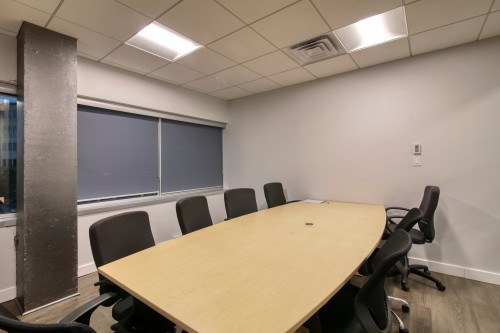 Salle de conférence - 230-1695 Boul. Laval, Laval (Laval-Des-Rapides), QC - Indoor Photo Showing Office