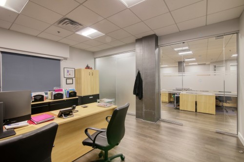 Bureau - 230-1695 Boul. Laval, Laval (Laval-Des-Rapides), QC - Indoor Photo Showing Office