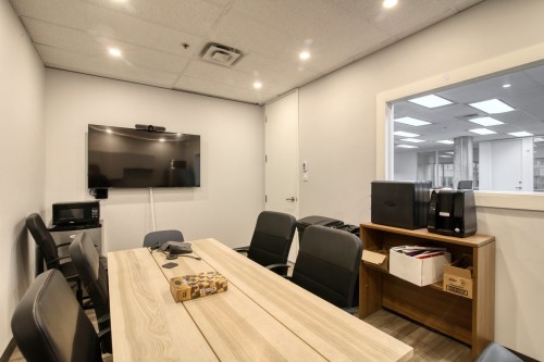 Coin-repas - 230-1695 Boul. Laval, Laval (Laval-Des-Rapides), QC - Indoor Photo Showing Office