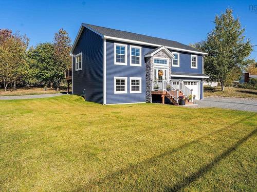 13691 Highway 1, Hants Border, NS 