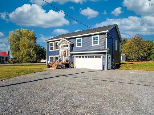 13691 Highway 1, Hants Border, NS 