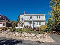 1-2 15 Idlewylde Road  Halifax, NS B3N 1B8