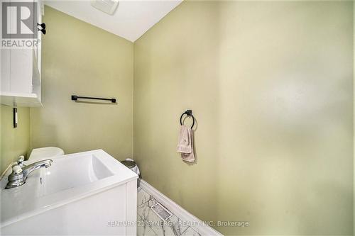 25 Kensington Avenue, Smiths Falls, ON - Indoor