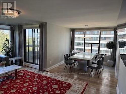 811 - 80 Quebec Avenue, Toronto, ON - Indoor Photo Showing Dining Room