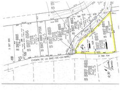 6 Ch. de la Baie-de-la-Mine  Saint-Bruno-De-Guigues, QC J0Z 2G0