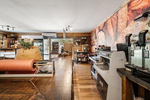 Commerce - 1034 Boul. Rolland-Cloutier, Lantier, QC - Indoor