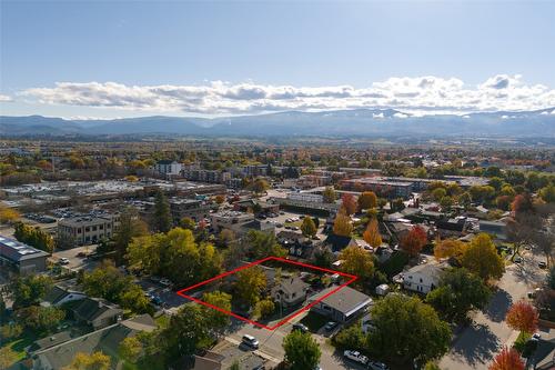 1033 / 1035 Laurier Avenue, Kelowna, BC - Outdoor With View