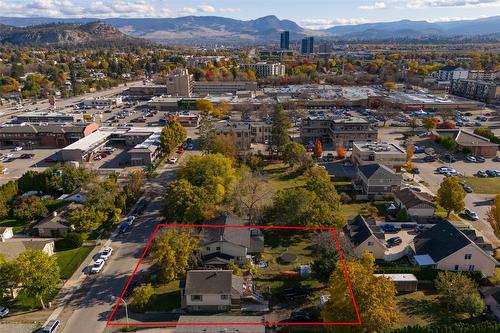1033 / 1035 Laurier Avenue, Kelowna, BC - Outdoor With View