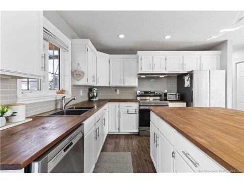 196 Sunshine Dr, Moncton, NB 