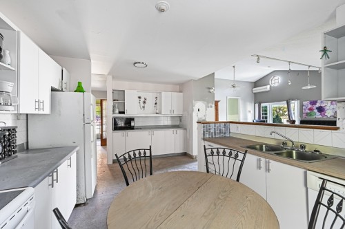 Kitchen - 37 Rue St-Joseph, Bedford - Ville, QC - Indoor Photo Showing Kitchen With Double Sink