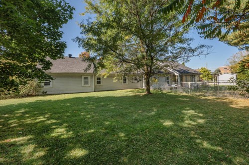 Courtyard - 37 Rue St-Joseph, Bedford - Ville, QC - Outdoor