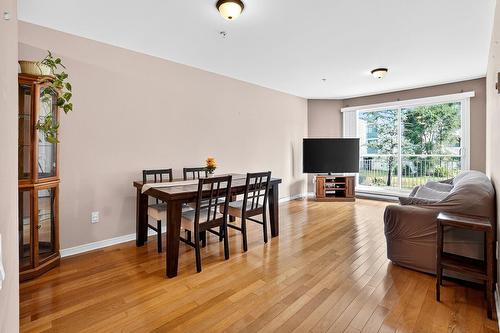 Dining room - 201-7928 Ch. Kingsley, Côte-Saint-Luc, QC - Indoor
