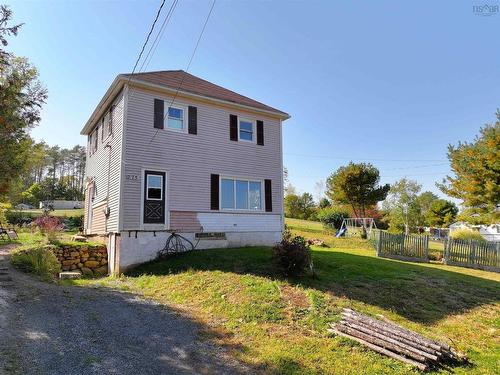 275 Dufferin Street  Lunenburg, NS B0J 2C0