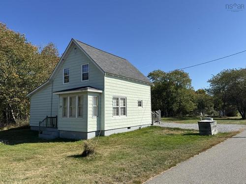 59 Transvaal Street, Shelburne, NS 