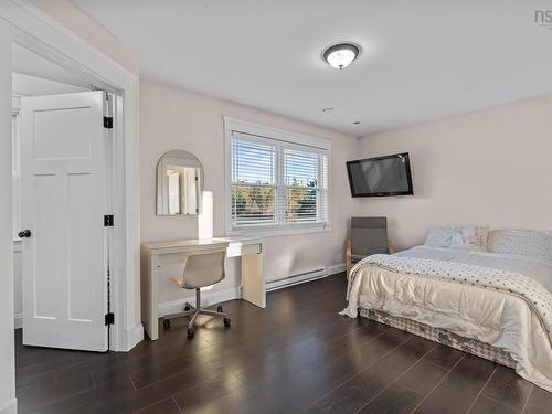 196 Confederation Avenue, Fall River, NS 