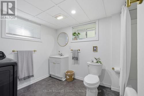152 Stroud Road, Hamilton, ON - Indoor Photo Showing Bathroom