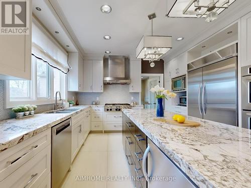 145 Renaissance Court, Vaughan, ON - Indoor Photo Showing Kitchen With Stainless Steel Kitchen With Double Sink With Upgraded Kitchen