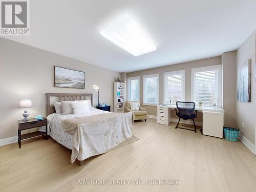 145 Renaissance Court, Vaughan, ON - Indoor Photo Showing Bedroom