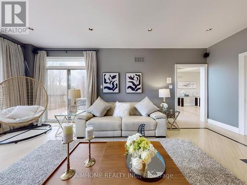 145 Renaissance Court, Vaughan, ON - Indoor Photo Showing Living Room