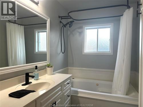 131 Talbot Street West, Blenheim, ON - Indoor Photo Showing Bathroom