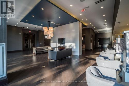 725 - 23 Glebe Road W, Toronto, ON - Indoor