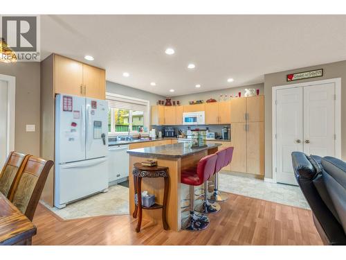 108 4397 W Austin Road, Prince George, BC - Indoor Photo Showing Kitchen