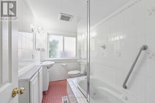 720 Brock Street, Kingston (Central City East), ON - Indoor Photo Showing Bathroom