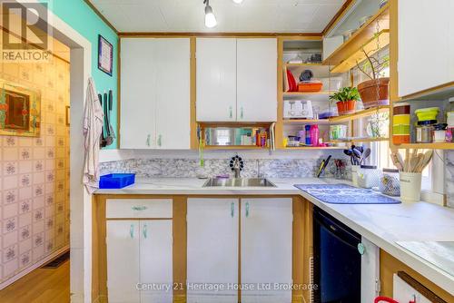 38 Sanderson Street, Brantford, ON - Indoor Photo Showing Kitchen