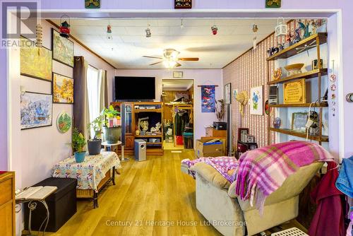 38 Sanderson Street, Brantford, ON - Indoor