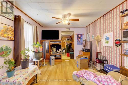 38 Sanderson Street, Brantford, ON - Indoor