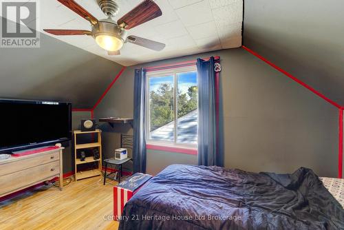 38 Sanderson Street, Brantford, ON - Indoor Photo Showing Bedroom