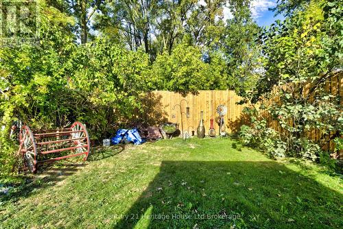 38 Sanderson Street, Brantford, ON - Outdoor