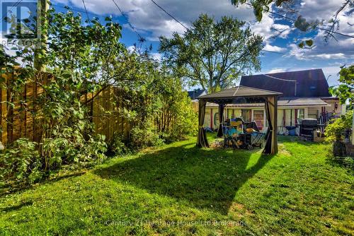 38 Sanderson Street, Brantford, ON - Outdoor