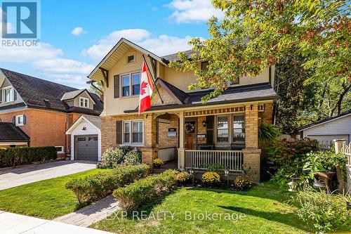 208 Lorne Avenue, Newmarket, ON - Outdoor With Deck Patio Veranda