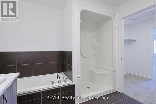 139 Caroline Street, Welland (Lincoln/Crowland), ON - Indoor Photo Showing Bathroom