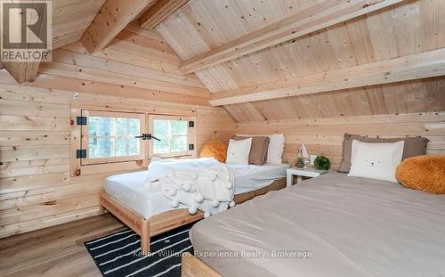 1 Sundown Road, Tiny, ON - Indoor Photo Showing Bedroom