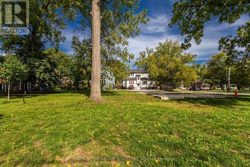1331 Elgin Street, Burlington, ON 