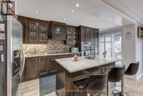 3241 High Springs Crescent, Mississauga, ON - Indoor Photo Showing Kitchen With Upgraded Kitchen