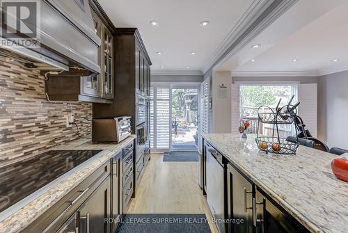 3241 High Springs Crescent, Mississauga, ON - Indoor Photo Showing Kitchen With Upgraded Kitchen