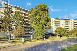 809 - 80 GRANDRAVINE DRIVE  Toronto, ON M3J 1B2