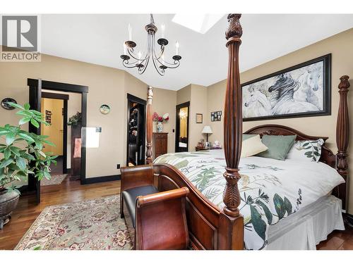 5833 Todd Road, Kamloops, BC - Indoor Photo Showing Bedroom