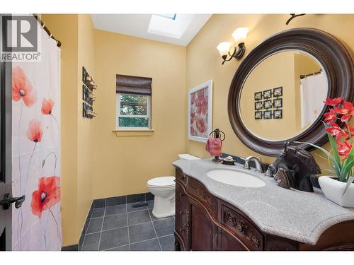 5833 Todd Road, Kamloops, BC - Indoor Photo Showing Bathroom