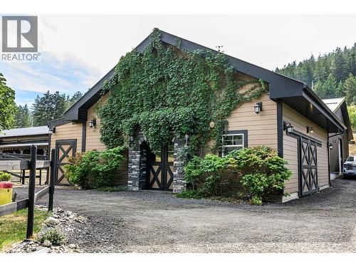 5833 Todd Road, Kamloops, BC - Outdoor With Exterior