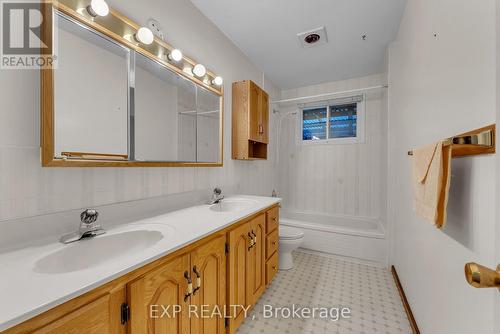 31 Southcrest Drive, Greater Napanee (Greater Napanee), ON - Indoor Photo Showing Bathroom