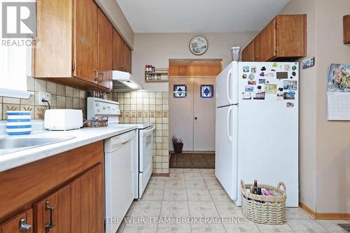 1577 Otterby Road, Mississauga, ON - Indoor Photo Showing Kitchen