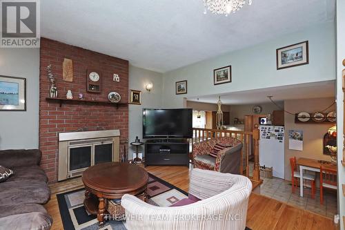 1577 Otterby Road, Mississauga, ON - Indoor Photo Showing Living Room With Fireplace