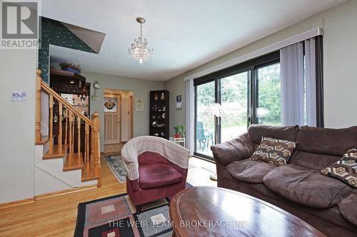 1577 Otterby Road, Mississauga, ON - Indoor Photo Showing Living Room